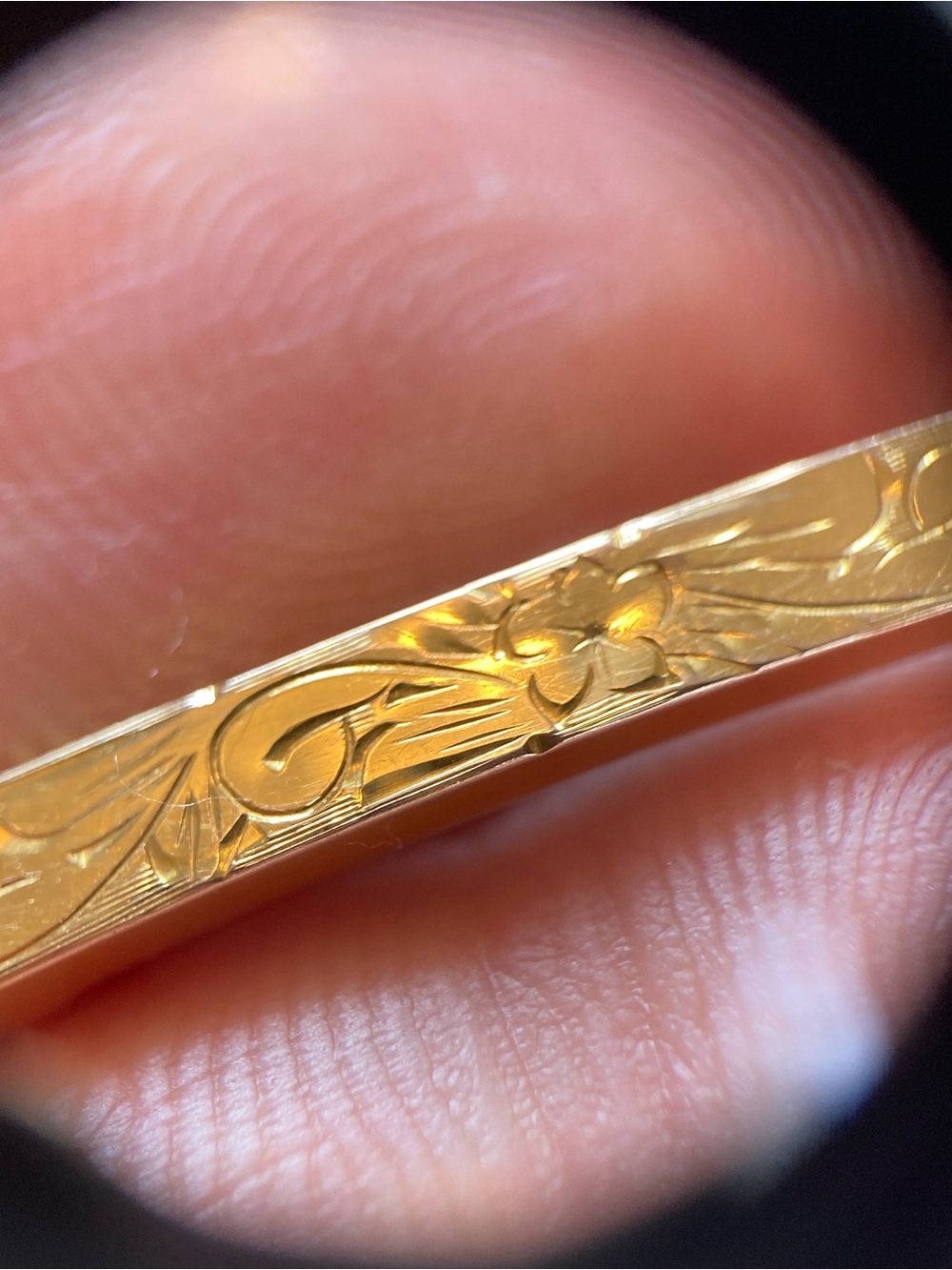 Antique Victorian 10K Gold Engraved Floral Lingerie/Lace Pin Signed Maker’s Mark - Picture 4 of 11